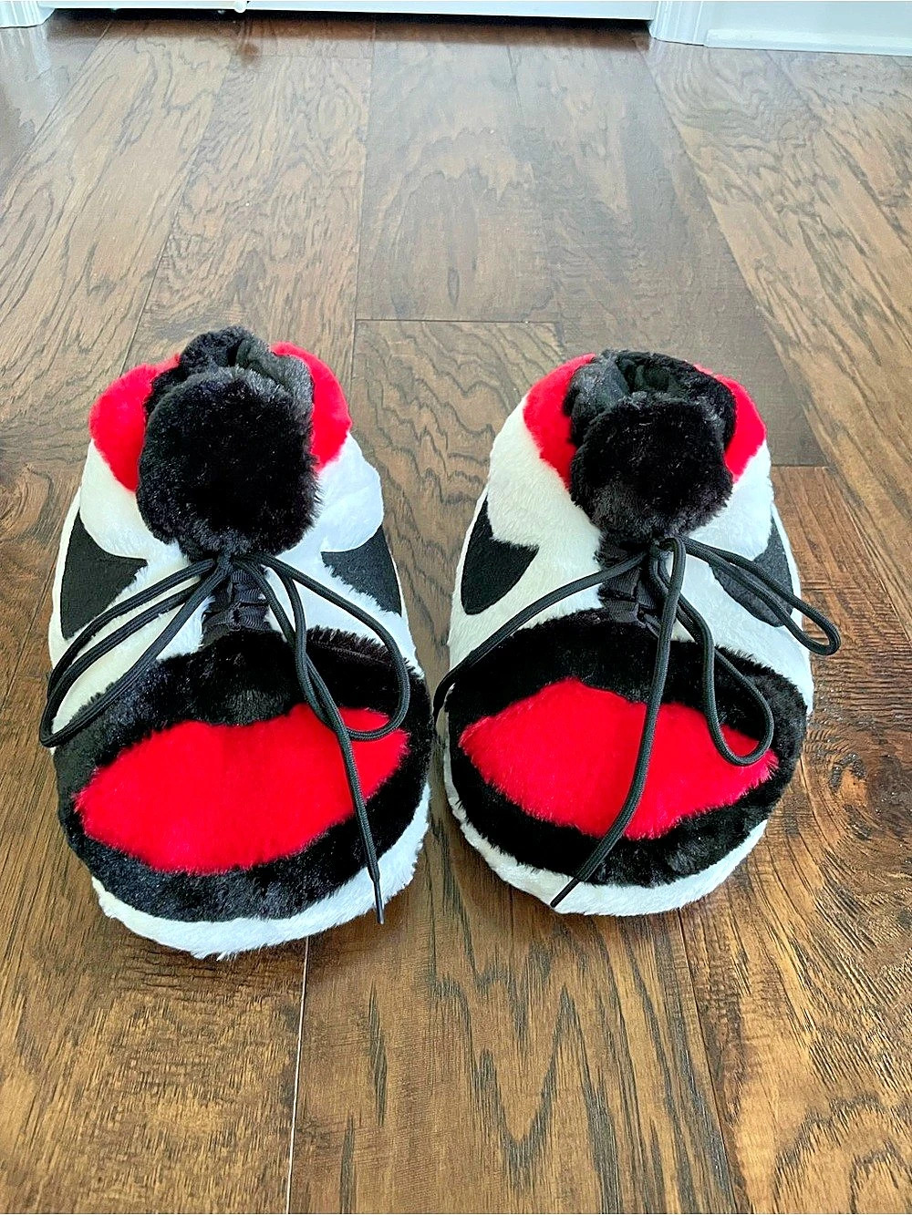 Plush Sneaker Slippers Chicago Kids Red & Black Plush SZ 9